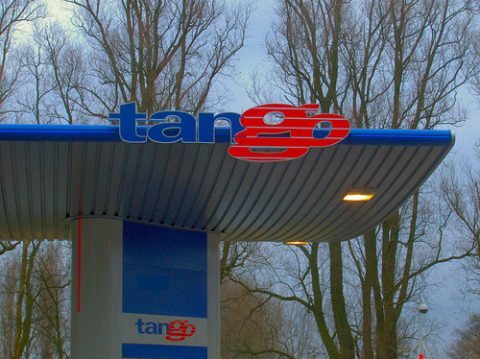 Tango, tankstation