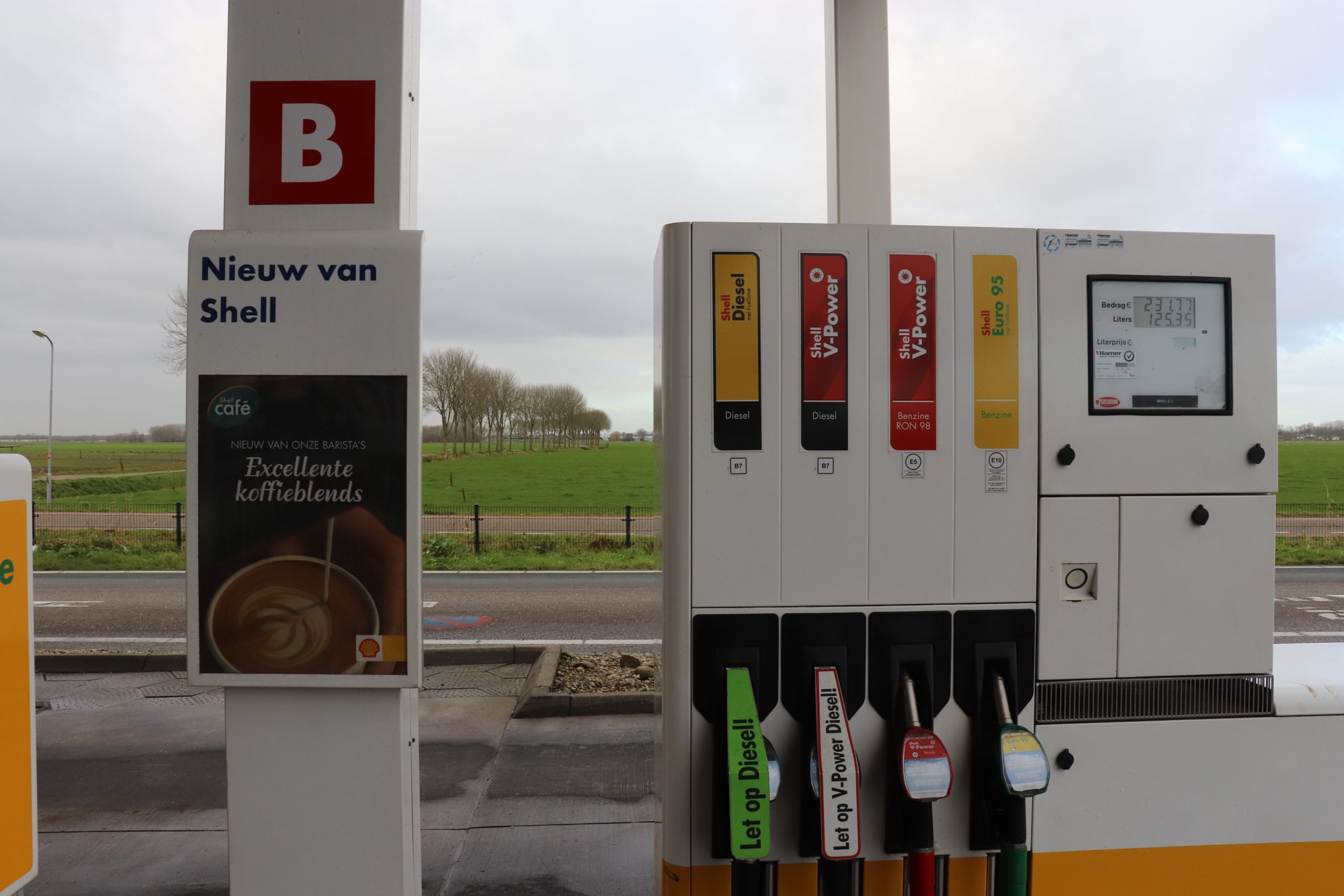 Portret Wind Ramen wassen Benzineprijs na accijnsverlaging in een klap 21 eurocent lager | TankPro.nl