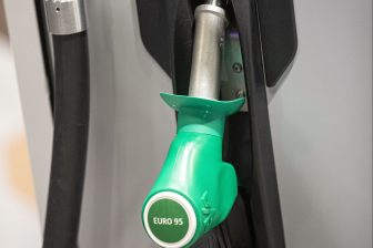 Brandstof nozzle tanken benzine