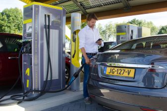 Almere heeft meeste, Vlieland minste aantal elektrische auto’s