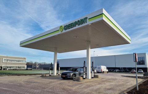 Greenpoint-tankstation Asten bij A67 uitgerust met ‘snelste laadpalen van de regio’