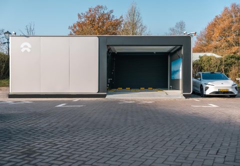 NIO opent aan A50 bij Apeldoorn tweede ‘power swap’ batterijwisselstation