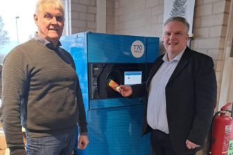 BP Dinteloord neemt als eerste tankstation geautomatiseerd statiegeldverpakkingen in
