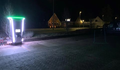 Reinders plaatst in Aalten ‘de snelste laadpaal van Nederland’