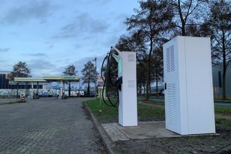 Greenpoint-tankstation Veghel verandert in laadplein voor auto’s én e-trucks