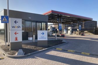 TotalEnergies opent weer tank- en laadstation in Amsterdam-Zuidoost
