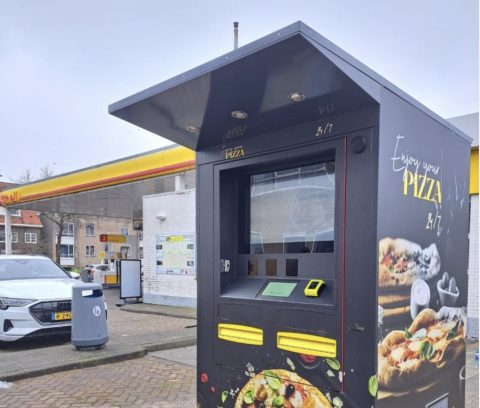 Nu ook pizza halen uit automaat bij Shell-tankstation ‘Aalsterweg’ in Eindhoven