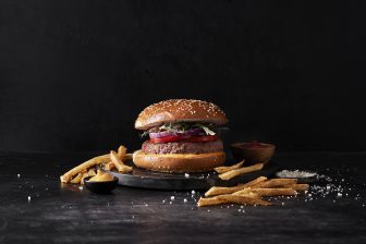 Vissers Energy zet plantaardige burger op menukaart Moments & More