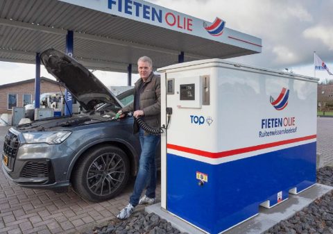 Nu ook ruitenwisservloeistof tanken bij Fieten Olie: is het einde voor losse cans nabij?