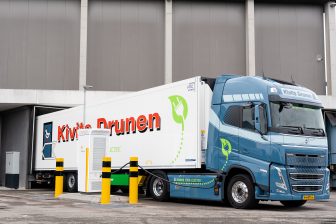 Kivits Drunen neemt Shell Recharge snellader in gebruik voor laden e-trucks