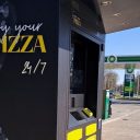 Tankstations Shell Zwart in Amsterdam en BP Diemen plaatsen pizza-automaat
