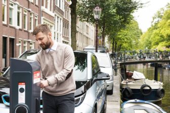 Pricewise: ‘Extreme prijsverschillen tussen steden bij publiek laden elektrische auto’