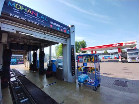 Mohanlal XL opent in Sliedrecht carwash met Express Shop