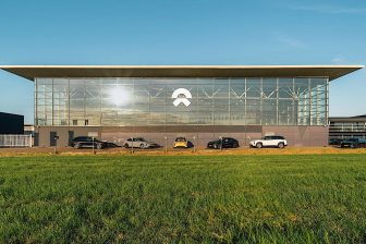Eerste NIO hub van Nederland opent aan snelweg A2 in Breukelen