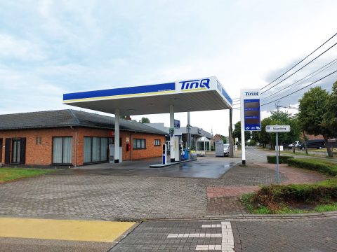 TinQ blijft het aantal tankstations dat het in België heeft uitbreiden. Deze week opent officieel de nieuwste locatie aan het Hoog Heultje in Westerlo, zo’n twintig kilometer ten oosten van Antwerpen. Hiermee komt TinQ in België op dertien tankstations.
