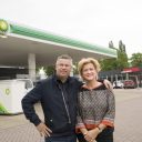 Het BP-tankstation aan de Hoofdweg in Harderwijk dat jarenlang door ondernemers Johan en Theo Kok en hun gezin werd gerund, gaat wellicht plaats maken voor zestig tot zeventig appartementen.
