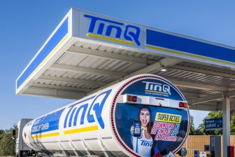 TinQ heeft afgelopen zondag de eerste van in totaal tien zogenaamde ‘PitStop dagen’ gehouden. Tijdens de dag kunnen automobilisten bij een select aantal TinQ-tankstations gedurende 11,1 minuten benzine tanken voor 11,1 euro per liter.