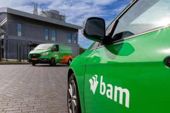 BAM is in Nederland overgegaan op het gebruik van biobrandstof HVO100 voor haar bedrijfswagens, als tussenfase naar de elektrificatie van het bedrijfswagenpark. Met de overstap naar biobrandstof verwacht het bouwconcern een reductie te bereiken van 2.000.000 kilogram CO2 per jaar.