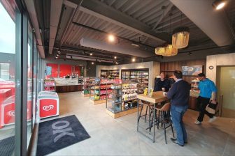 OK Nederland heeft bij twee tanklocaties in het netwerk een nieuwe OK shop geopend. De voorterreinen van OK ‘Lambertschaag’ bij Medemblik en die van OK Bergerstraat in Maastricht waren al eerder vernieuwd naar de OK-uitstraling, maar nu zijn ook de bijbehorende shops ‘helemaal OK’.