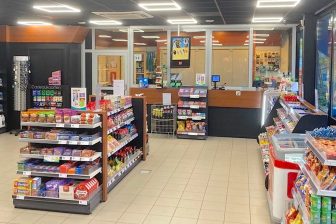 Het bemande Tamoil-tankstation aan de Ringbaan Noord in Tilburg heeft een optische en organisatorische verandering ondergaan. Zo is de shop vernieuwd en gaat de locatie die in de buurt bekend staat als ‘tankstation Rino’ in het netwerk van Tamoil Nederland verder als coco-station.