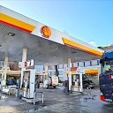 Shell is sinds april 2021 bezig grote en drukbezochte tankstations langs snelwegen een shop volgens de formule Shell Café te geven. Deze vervangen de aloude deli2go en deli by Shell tankshops. Met de merkvervanging krijgen de betreffende tankstations nu ook de nieuwe Shell-huisstijl, onder meer te zien op de luifel.
