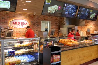 BP test bij een tiental Wild Bean Cafe locaties in Groot-Brittannië de ervaringen met een aanbod van verse maaltijden die zijn gepersonaliseerd naar de smaak van de klant.