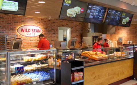 BP test bij een tiental Wild Bean Cafe locaties in Groot-Brittannië de ervaringen met een aanbod van verse maaltijden die zijn gepersonaliseerd naar de smaak van de klant.